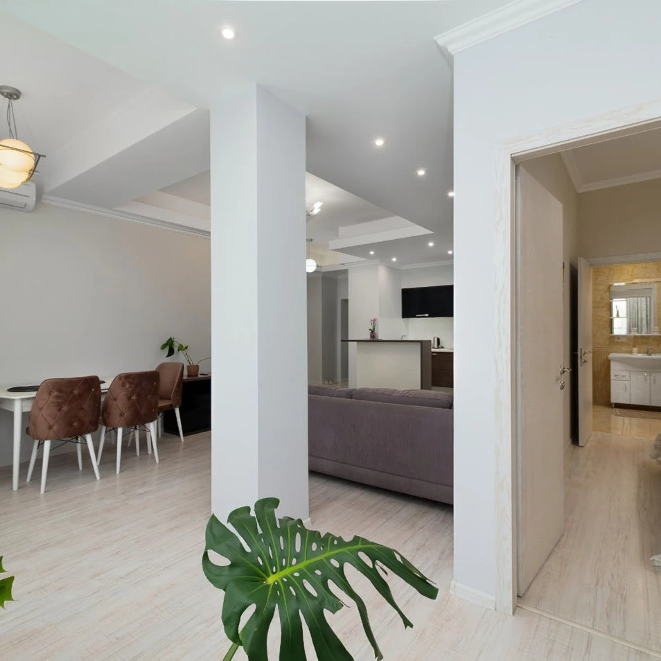 Chișinău, Centru, Str. Lev Tolstoi 27 Renting a three-room apartment