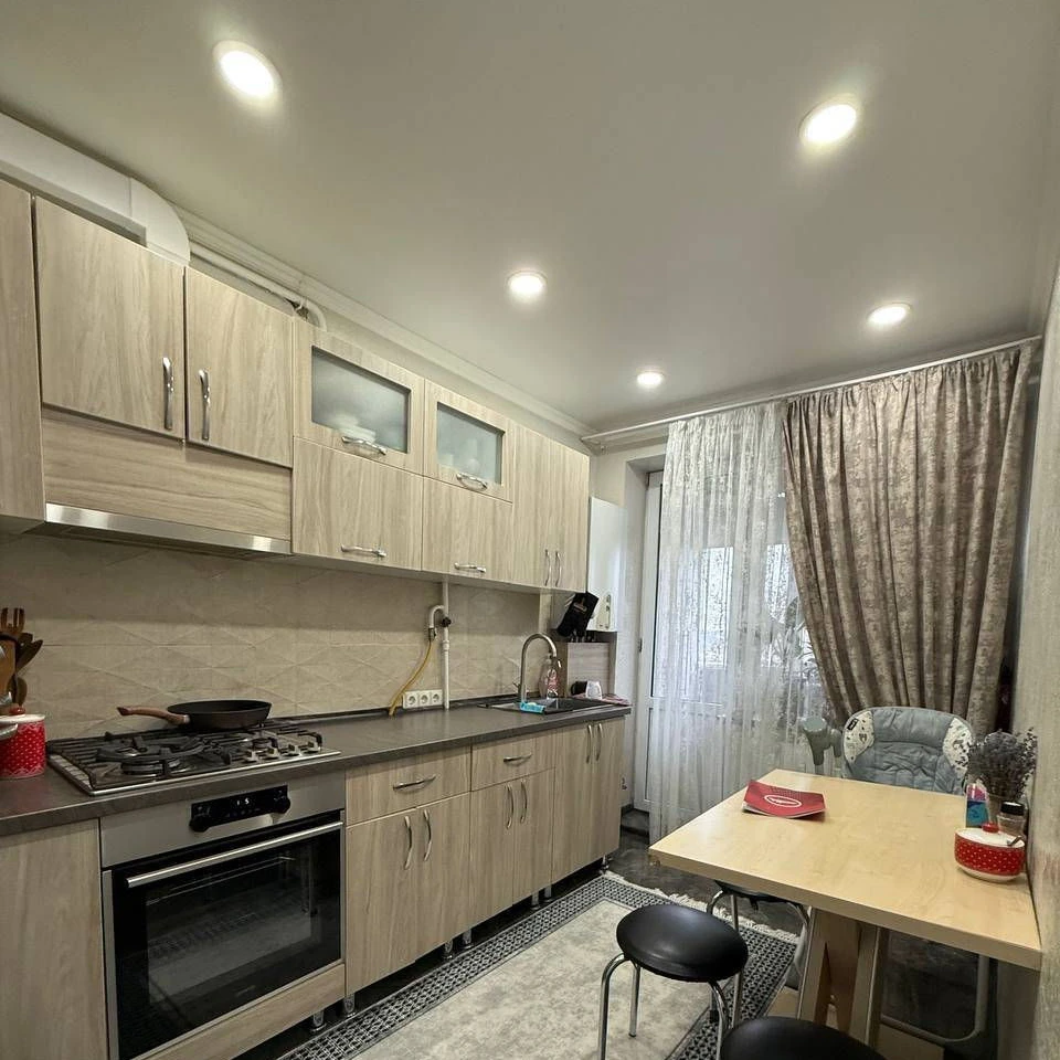 Chișinău, Riscani, Str. Florilor nr.30/2 Оренда трикімнатної квартири
