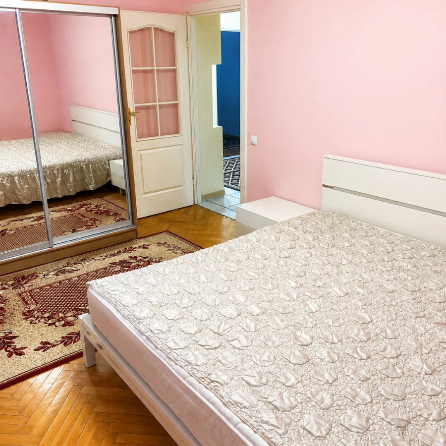 Chișinău, Riscani, Str. Kiev nr.__ Аренда трехкомнатной квартиры
