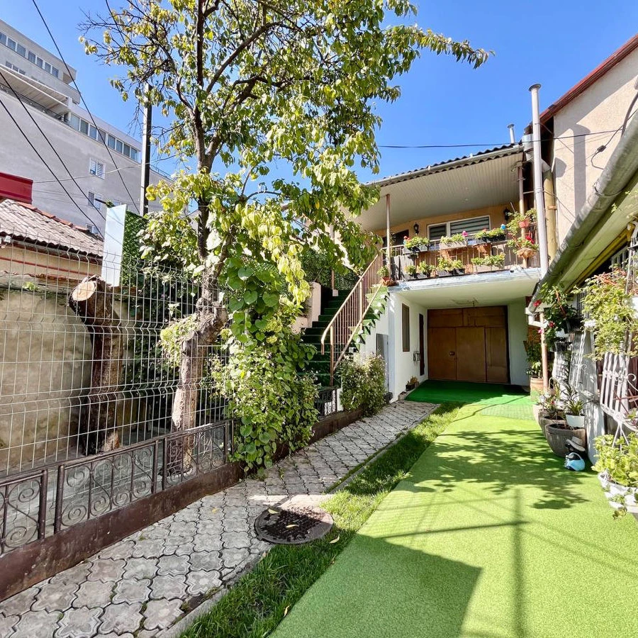 Chișinău, Centru, Str. Ciuflea 6 Дом
