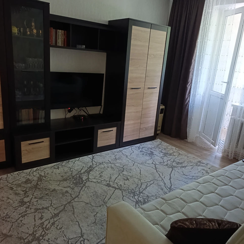 Chișinău, Riscani, ул. Николай Димо nr.25 Renting a three-room apartment