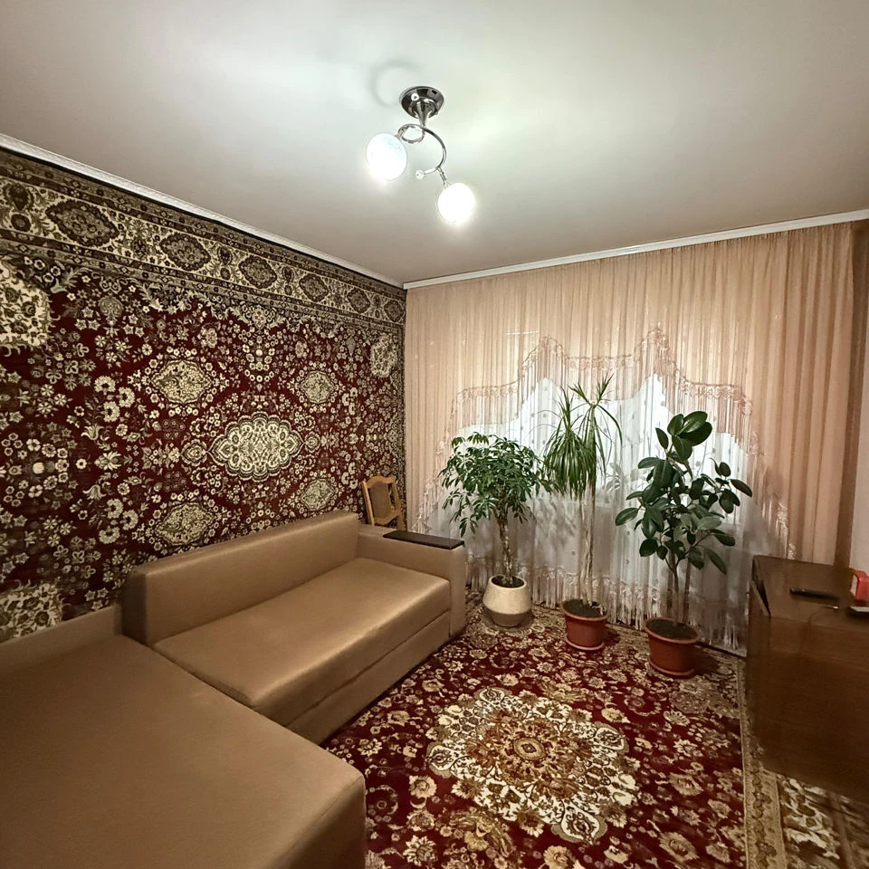 Chișinău, Buiucani, Str. Onisifor Ghibu nr.2 Renting a three-room apartment