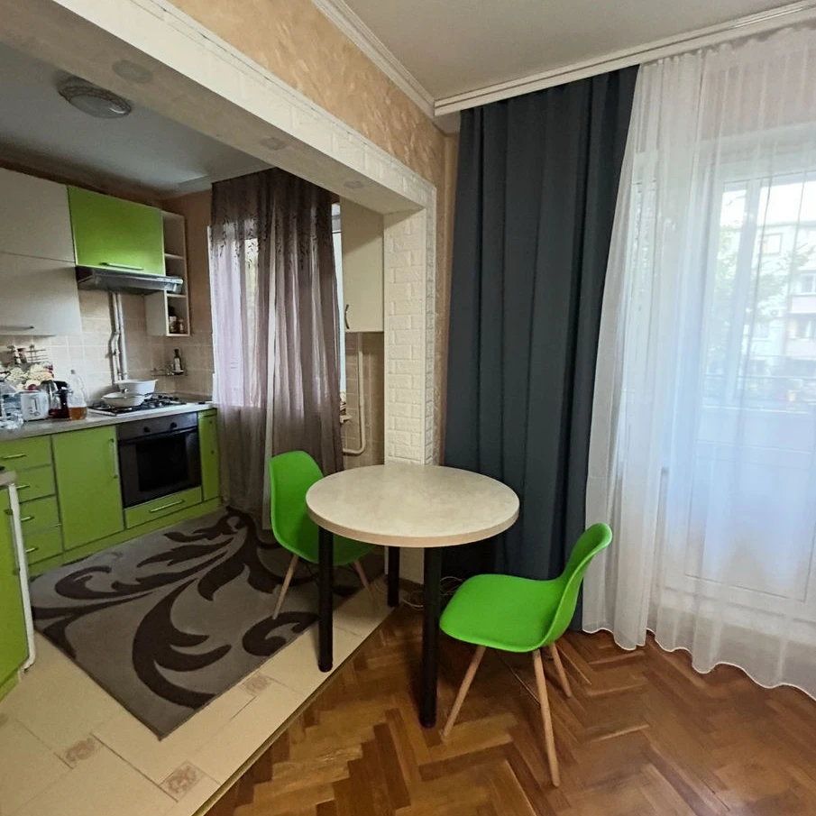 Chișinău, Botanica, Bd. Traian nr.5/2 Chirie apartament cu 3 odai